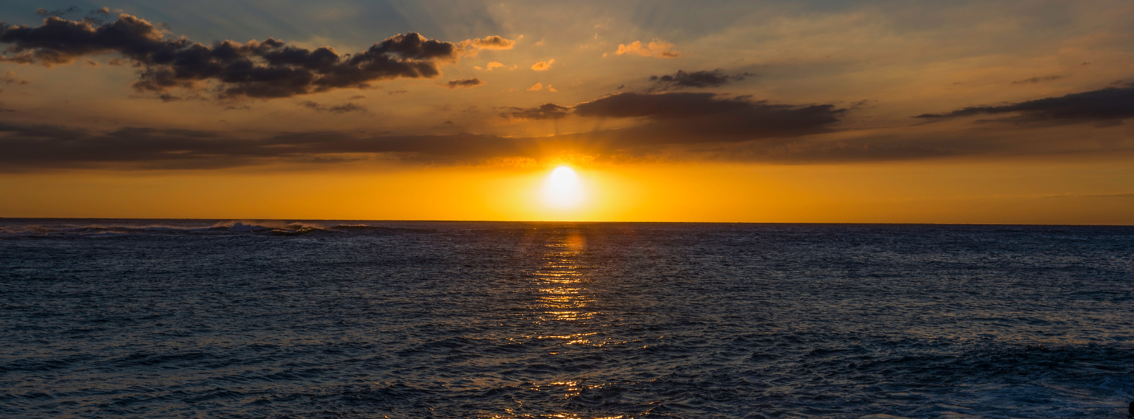 Hawaiian sunset over the Pacific Ocean